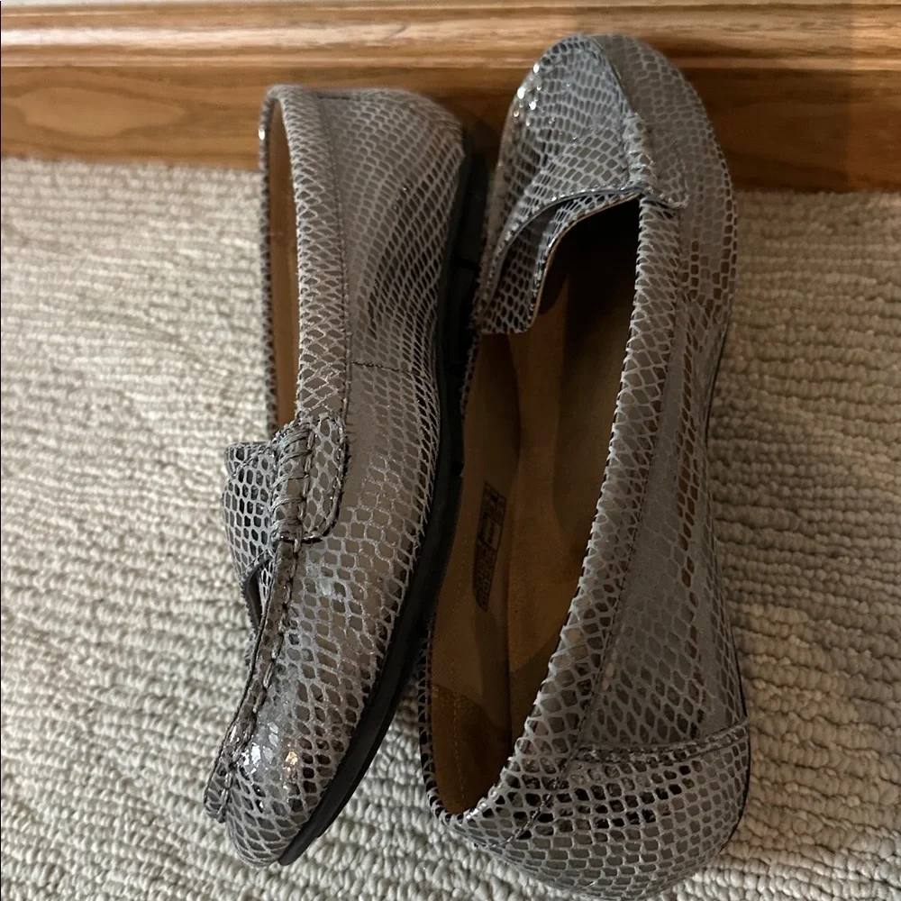 Vionic Chill Larrun loafer in metallic snake-print leather